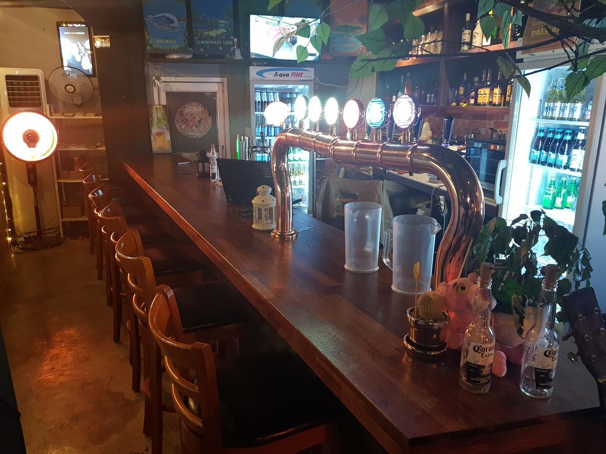 Jinho'S Black Whale Guest House & Bar Сеул Экстерьер фото