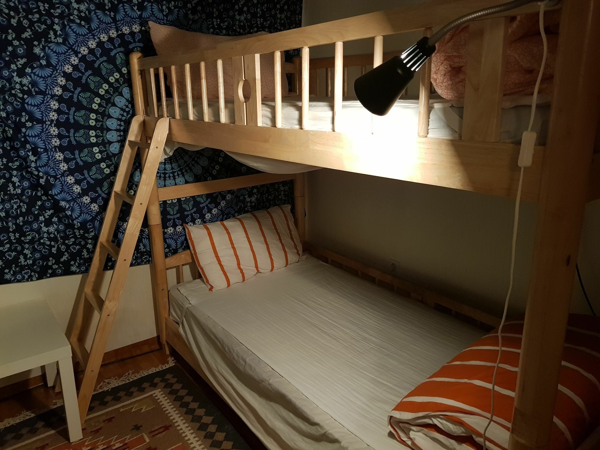 Jinho'S Black Whale Guest House & Bar Сеул Экстерьер фото