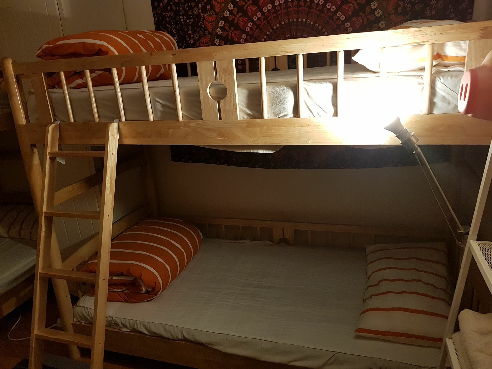 Jinho'S Black Whale Guest House & Bar Сеул Экстерьер фото